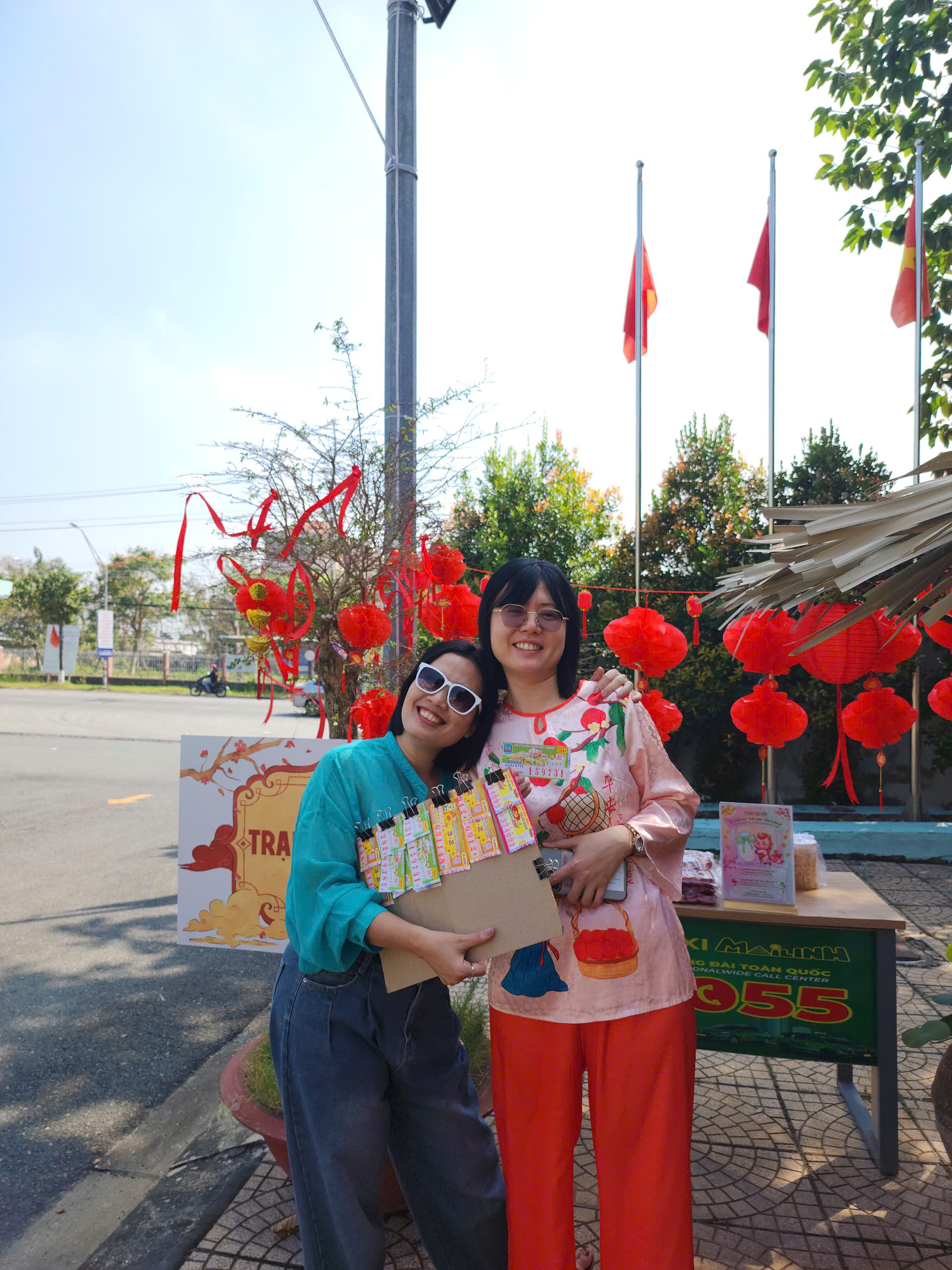 Trang trí hoa mai hoa đào